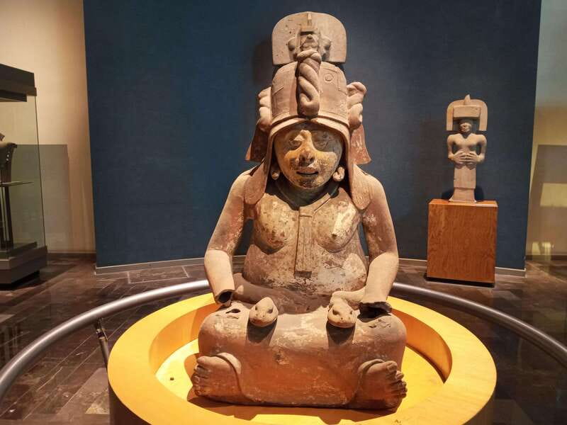 Guided Tour of the Museum of Anthropology - Mexica icons: the Sun Stone and Coatlicue