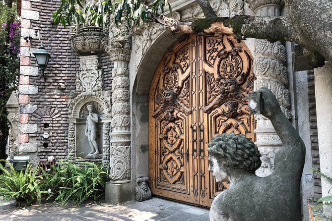 Hidden Gems of Mexico City: Exploration Game and Tour - La Fuente en el Huerto and the Carmelite connection