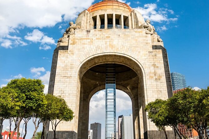 Historical Center of the CDMX on foot - Tacuba Street and the old city beyond the square