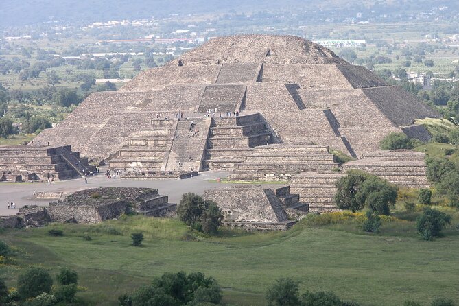 Historical downtown Mexico City & Teotihuacan Pyramids Mezcal tasting - Bellas Artes and Paseo de la Reforma