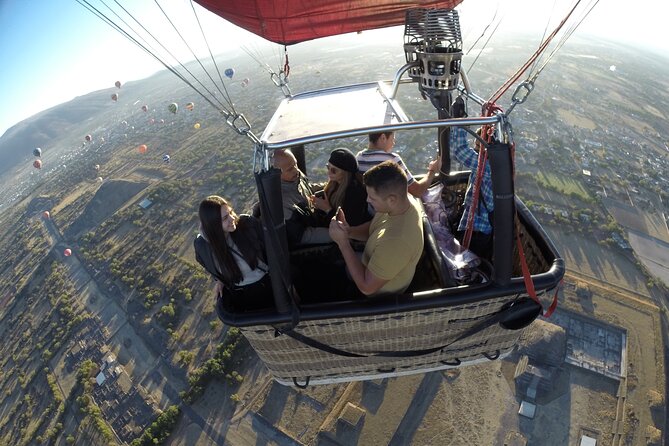 Hot Air Balloon Flight over Teotihuacán - Landing, champagne, and the post-flight meal