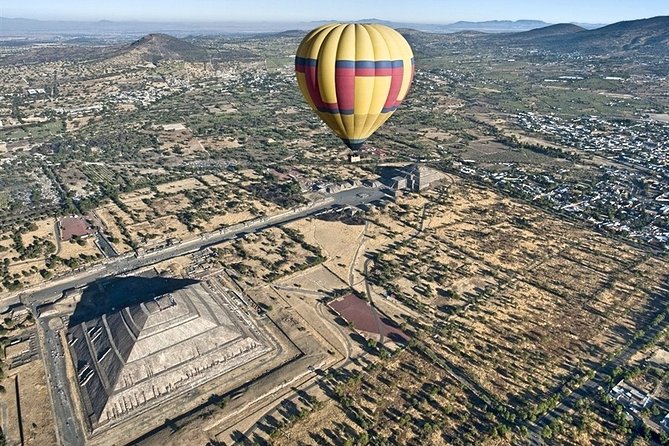 Hot Air Balloon Ride and Teotihuacan Pyramids Excursion - What the bilingual guide adds