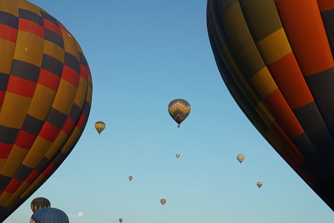 Hot Air Balloon Ride and Teotihuacan Pyramids Excursion - Who should book this early-morning outing?