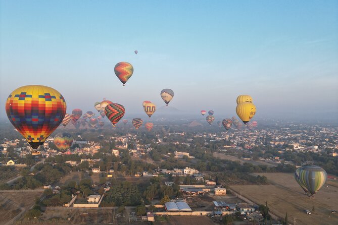 Hot air Balloon ride in Teotihuacan & breakfast in “La Gruta” - Teotihuacan from the basket
