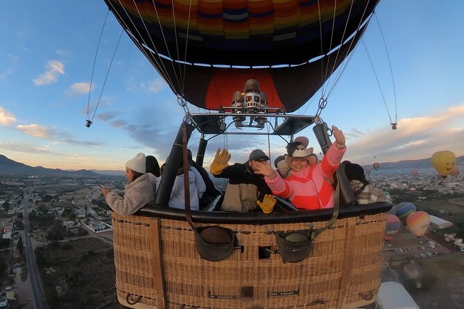 Hot air Balloon ride in Teotihuacan & breakfast in “La Gruta” - Time to explore the pyramids on foot