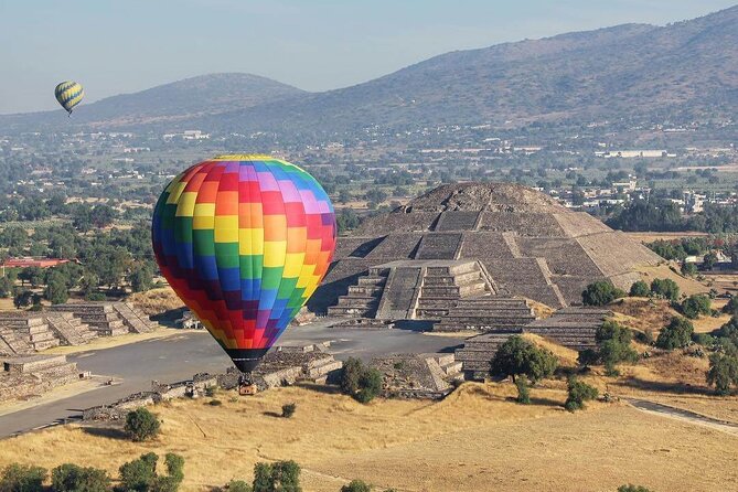 Hot Air Balloon Ride over Teotihuacan - The landing, toast, and change of pace