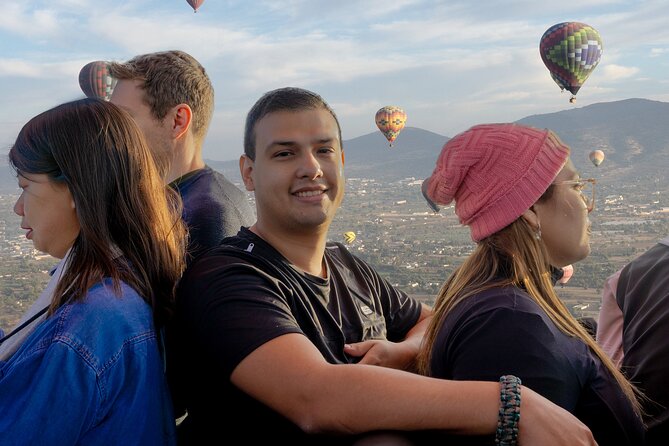 Hot Air Balloon Rides in Teotihuacan with Breakfast - Landing, champagne, and a breakfast buffet