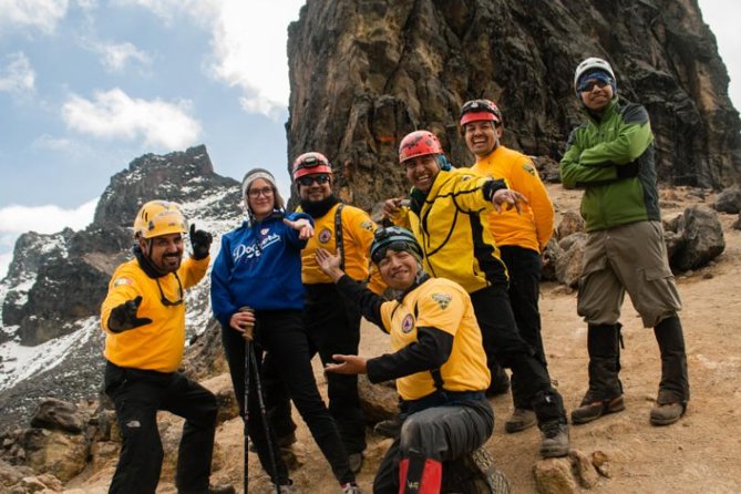 Iztaccihuatl Volcano Hike with an Alpinist - From Mexico City to the high slopes of Iztaccihuatl
