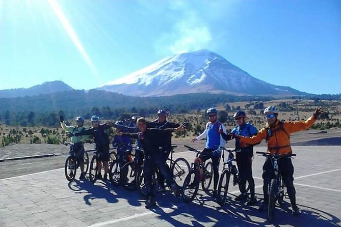 Iztaccihuatl Volcano Hike with an Alpinist - A four-hour hike at nearly 4,000 meters