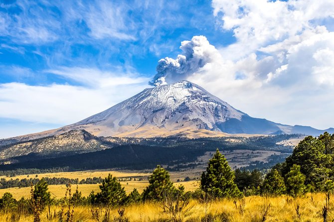 Iztaccihuatl Volcano Hike with an Alpinist - What you will see above the Valley of Mexico