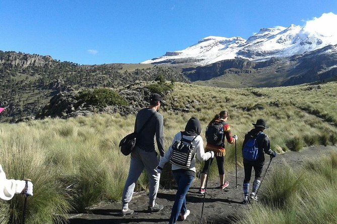 Iztaccihuatl Volcano Hike with an Alpinist - Who gets the most from this day