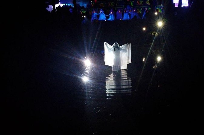 Legendary Day of the Dead Night Show in Xochimilco - Booking tips for a smoother evening