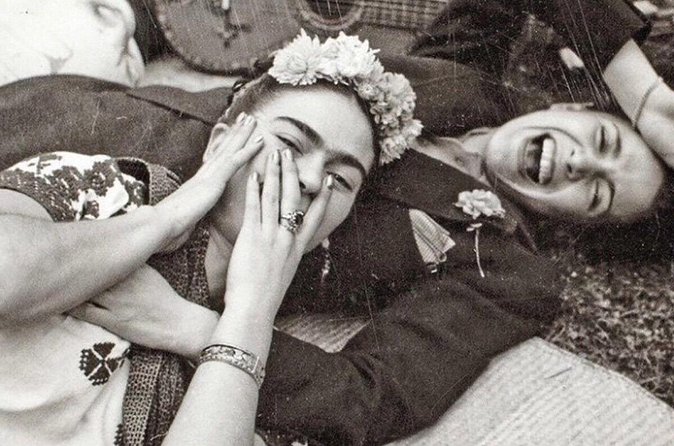 LGBTIQ+ History of Mexico private tour - Madero Avenue and the story of the Baile de los 41