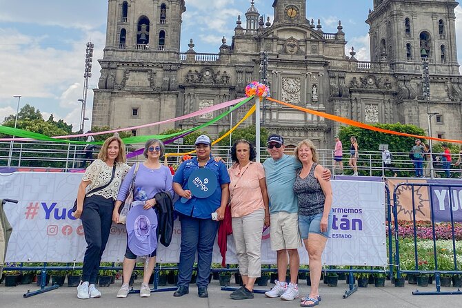 Local Markets & Food Tour in Mexico City - La Ciudadela and the art of souvenir shopping