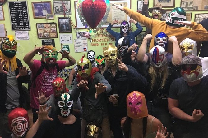 Lucha Libre Experience in Mexico City - Walking through the city toward the arena