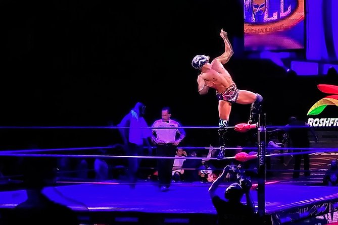 Lucha Libre wrestling show, tacos and beer with artist - The seat question can change the whole value
