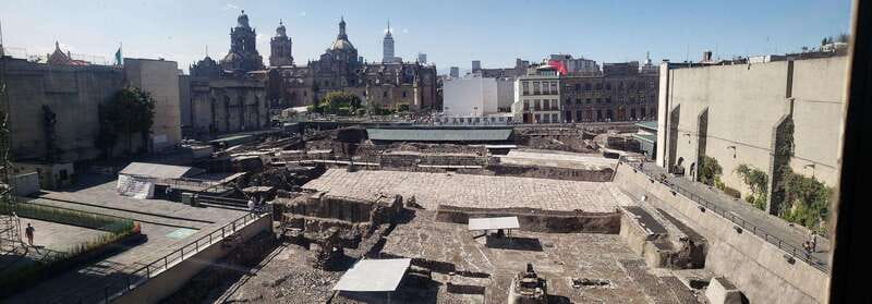 Mexico City: 10 Wonders of the Historic Center - The Metropolitan Cathedral and the city below it