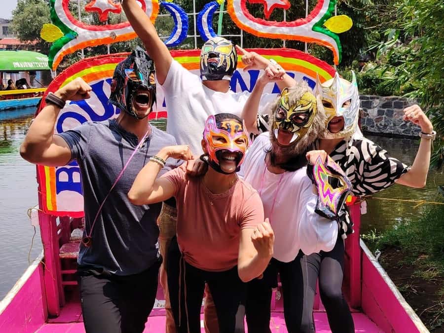 Mexico City: All-Inclusive College Student-Guided Boat Tour - Key details before you book