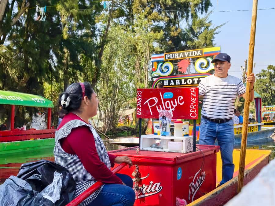 Mexico City: All-Inclusive College Student-Guided Boat Tour - Drinks, candy, and the first part of the cruise