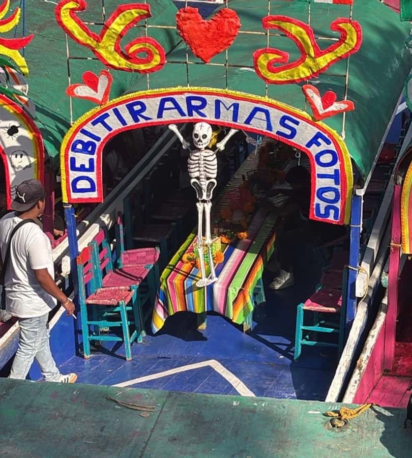 Mexico City: All-Inclusive College Student-Guided Boat Tour - The 7:00 a.m. Secret Canals option