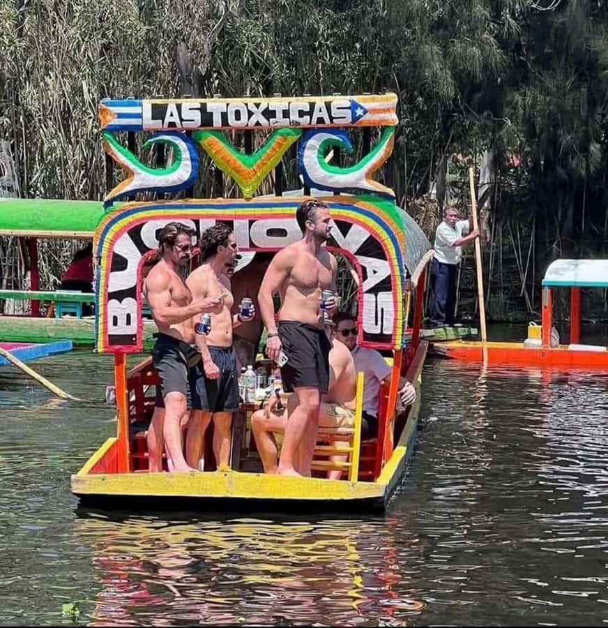 Mexico City: All-Inclusive College Student-Guided Boat Tour - What the $39 price really covers