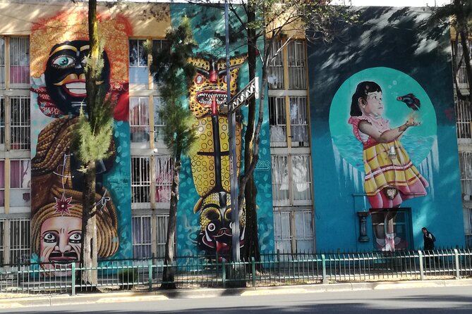 Mexico City: Art Naco, murals & street art bike tour - Traffic, bicycles, and physical effort