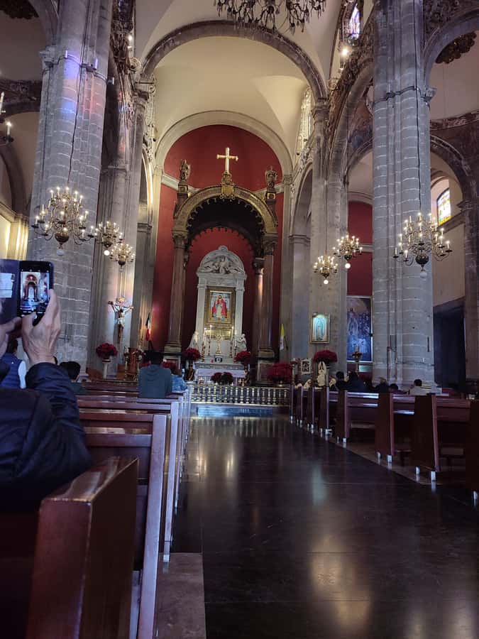 Mexico City: Basilica of Guadalupe Complex Tour - Free time, photos, and the surrounding area