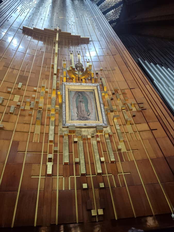 Mexico City: Basilica of Guadalupe Complex Tour - Getting around and preparing for the visit