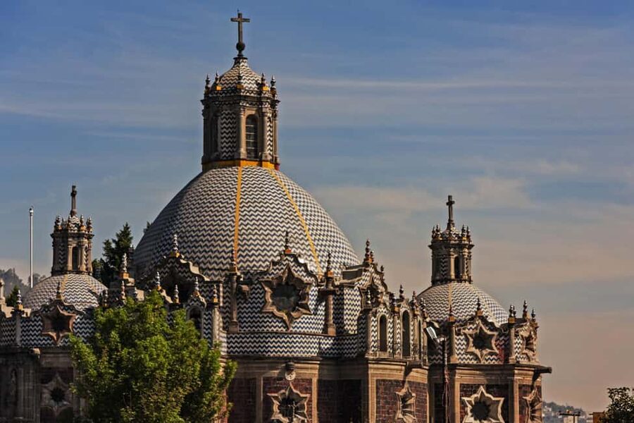 Mexico City: Basilica of Our Lady of Guadalupe Private Tour - The Old Basilica and its baroque character