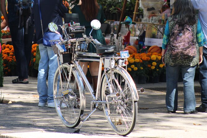 Mexico City Bike Rental - Angel of Independence Area - What Irving provides at pickup