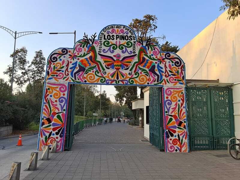 Mexico City: cable car tour, cultural sites and typical food - A closer look at Cineteca Nacional