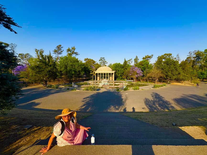 Mexico City: Chapultepec Castle and Forest Guided Tour - Porrúa bookstore and the final Mexican ice cream