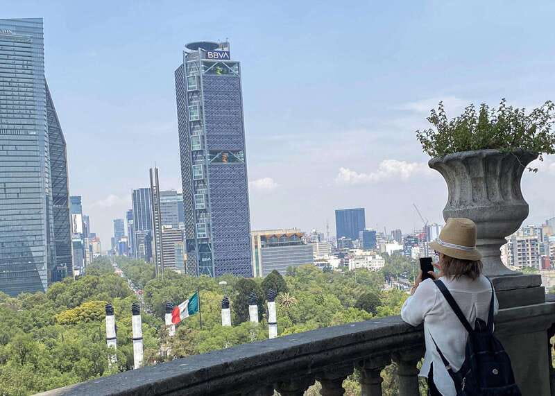 Mexico City: Chapultepec Castle Skip-the-Line Ticket - Walking up through Chapultepec’s gardens