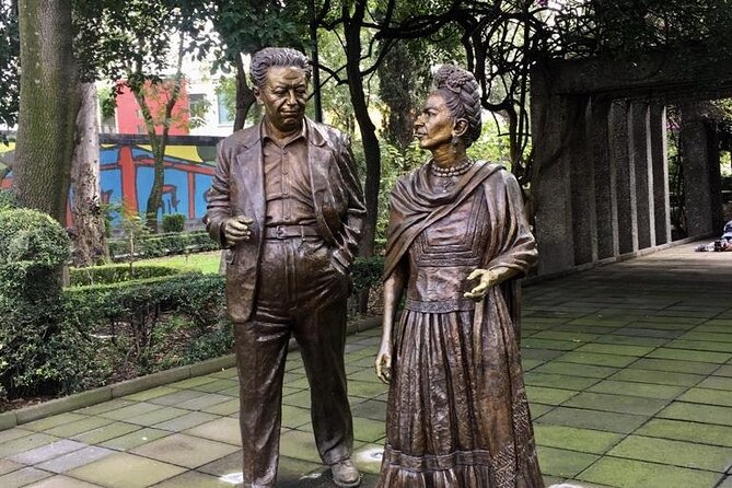Mexico City Coyoacán, Frida Kahlo Exploration Game and Tour - Starting beneath the coyote fountain at Parque Centenario