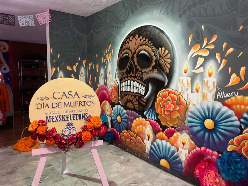 Mexico City: Day of the Dead House and craft workshop - The year-round ofrenda