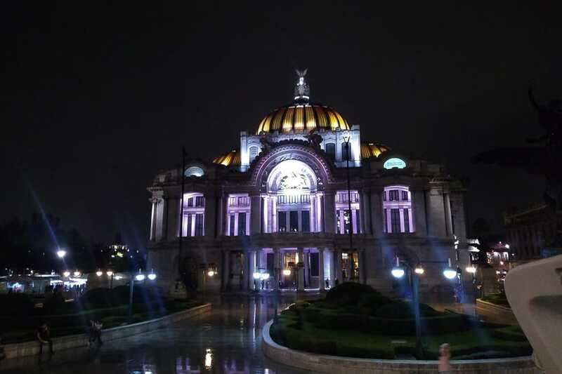 Mexico City: Double Decker Bus Night Tour - What the onboard audio adds