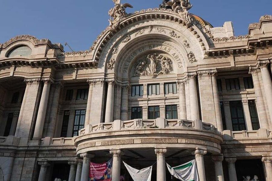 Mexico City: Exclusive Tour of Palacio de Bellas Artes - Why Palacio de Bellas Artes deserves your time