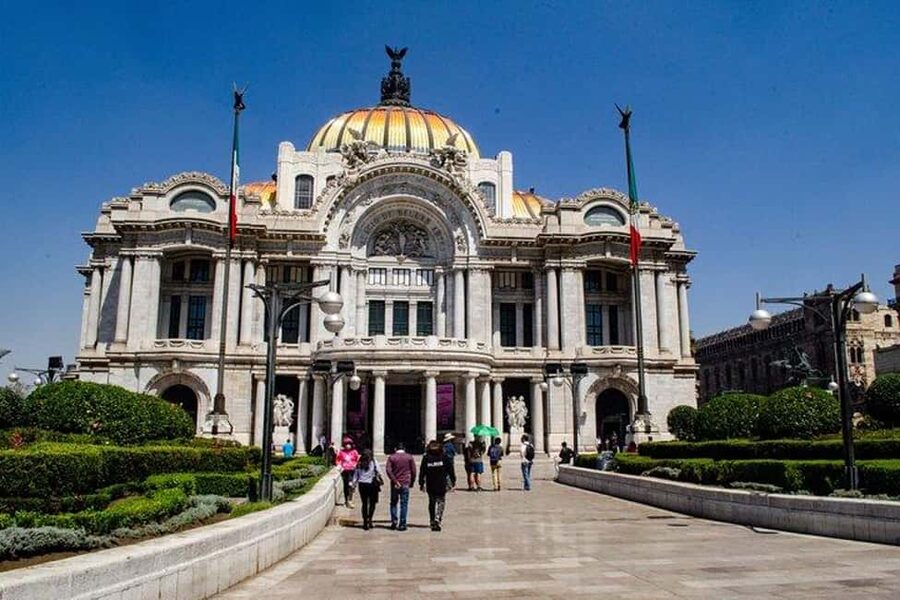 Mexico City: Exclusive Tour of Palacio de Bellas Artes - What the 1.5 to 2 hours can realistically cover