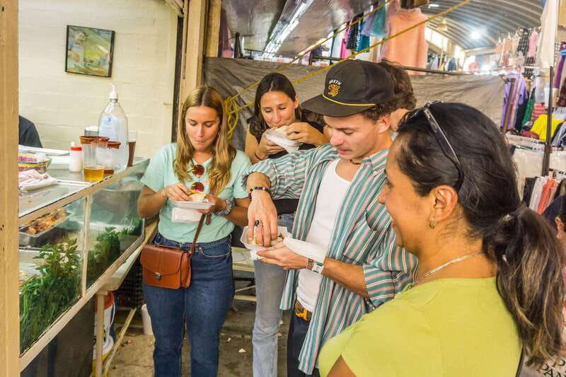 México City: Explore neighborhood of Tepito with local - Through a market with more than 12,000 stalls