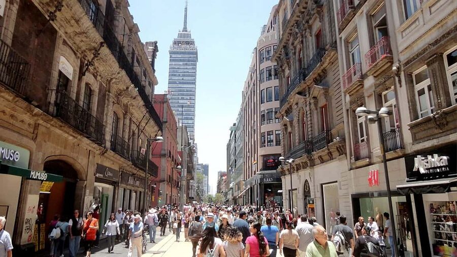 Mexico City: Gay Tales - The Palace of the Countship and famous restrooms