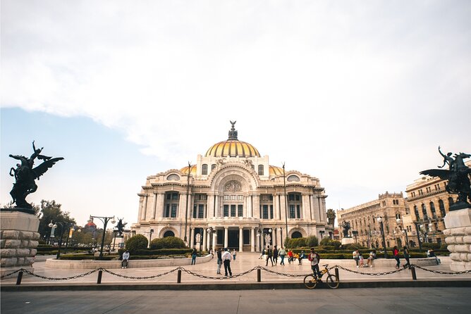 Mexico City (Historic Centre) Scavenger Hunt and Self-Guided Tour - Questions that make you look twice