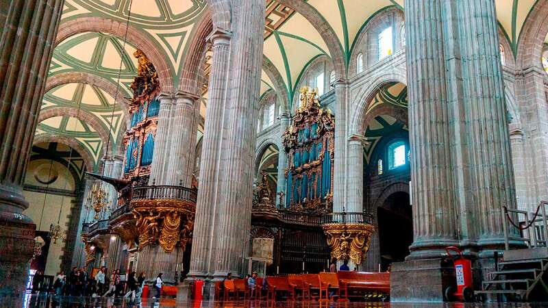 Mexico City: Historic Downtown Walking Tour - The stained-glass ceiling and the traditional bakery