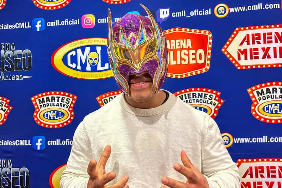 Mexico City: Mexican Lucha Libre Experience & Mezcal Tasting - Inside the arena: the part worth protecting