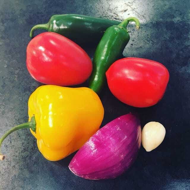 Mexico City: Mexican Salsas Cooking Class and Market Tour - How the small group changes the experience