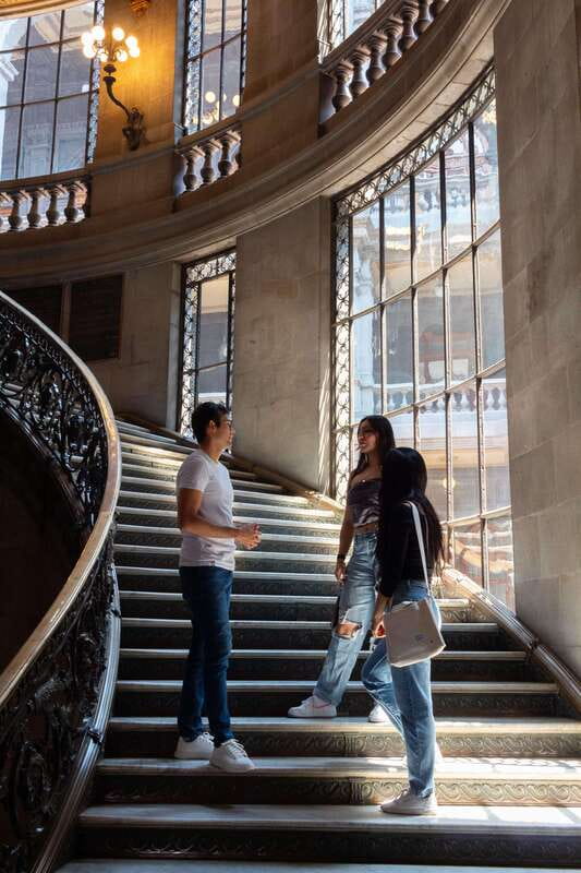 Mexico City: National Art Museum Guided Tour - Meeting the Guide Under the Mexican Flag