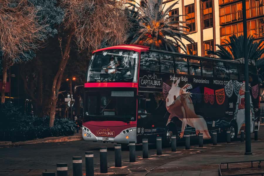 Mexico City: Night Bus Tour - Tlatelolco and the Monument to the Revolution