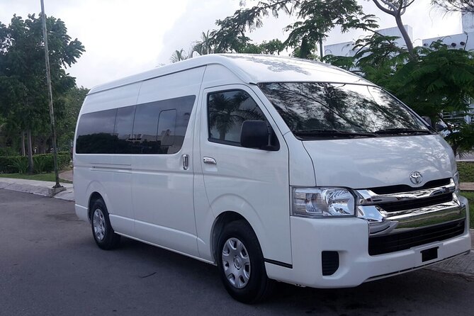 Mexico City Private Airport Transfer - Finding the staff at Terminal 1 or Terminal 2