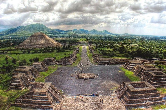 Mexico City Private City Tour: Teotihuacan and Basilica of Our Lady of Guadalupe - The Basilica of Our Lady of Guadalupe