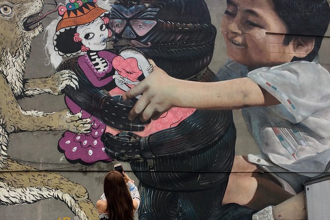 Mexico City Private Street Art Tour - Guides who connect the art to history