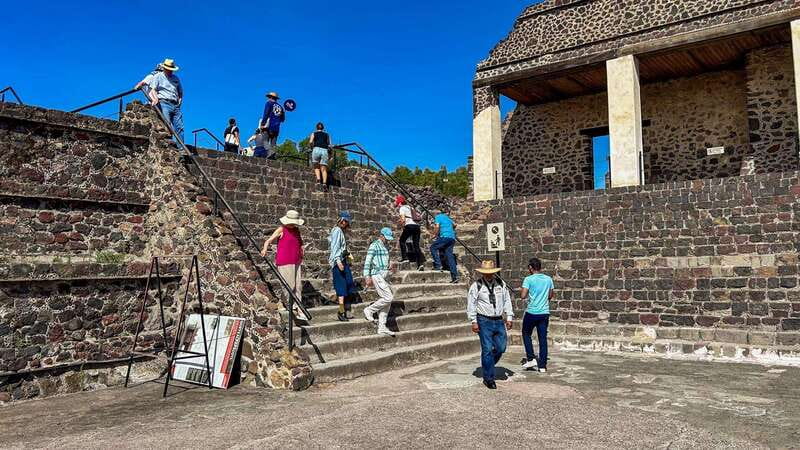 Mexico City: Private Teotihuacan Archeological Tour - Language and guide quality